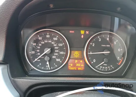 2011 BMW 328 I z USA, uszkodzony, nr VIN WBAPH7C57BE683468